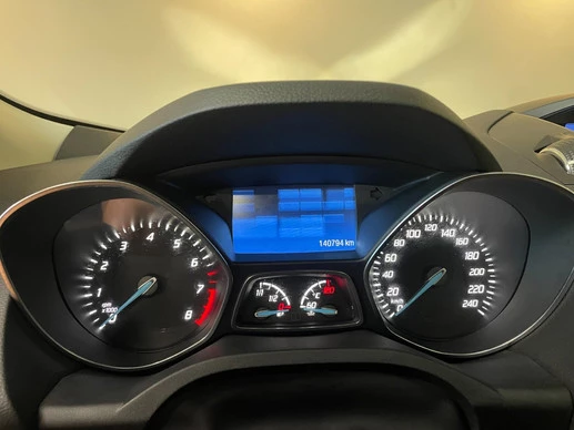 Ford Kuga - Afbeelding 25 van 30