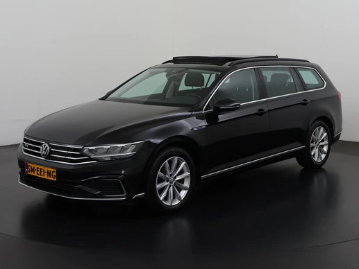 Volkswagen Passat - Afbeelding 1 van 30