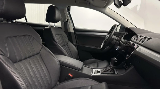 Škoda Superb - Afbeelding 12 van 30