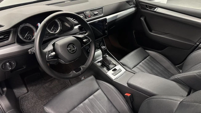 Škoda Superb - Afbeelding 16 van 30