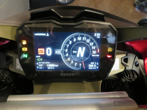 Ducati Panigale V4 - Afbeelding 10 van 14