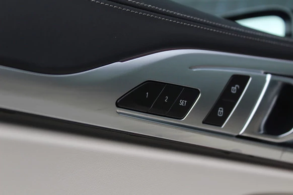 BMW 8 Serie - Afbeelding 17 van 30