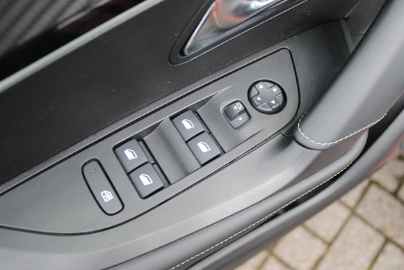 Peugeot 2008 - Afbeelding 13 van 30