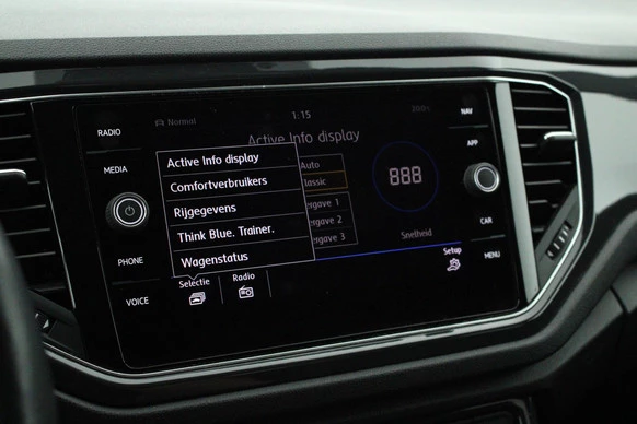 Volkswagen T-Roc - Afbeelding 23 van 30