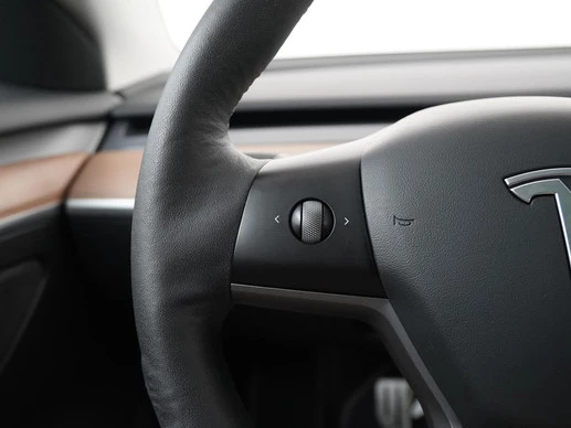 Tesla Model 3 - Afbeelding 8 van 30