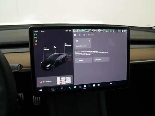 Tesla Model 3 - Afbeelding 16 van 30