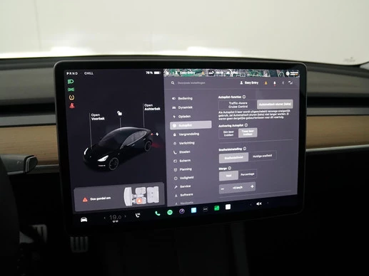 Tesla Model 3 - Afbeelding 23 van 30