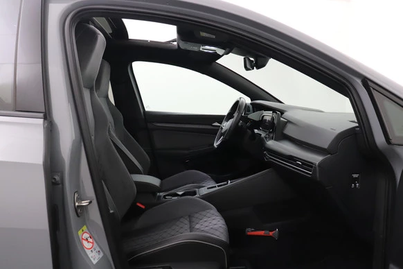 Volkswagen Golf - Afbeelding 14 van 26