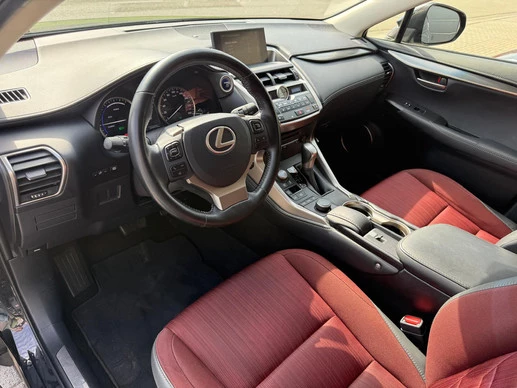 Lexus NX - Afbeelding 17 van 30