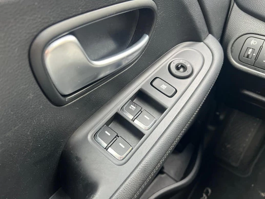Kia Carens - Afbeelding 22 van 30