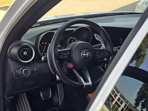 Alfa Romeo Giulia - Afbeelding 12 van 12