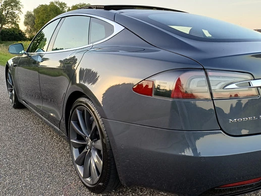 Tesla Model S - Afbeelding 18 van 30