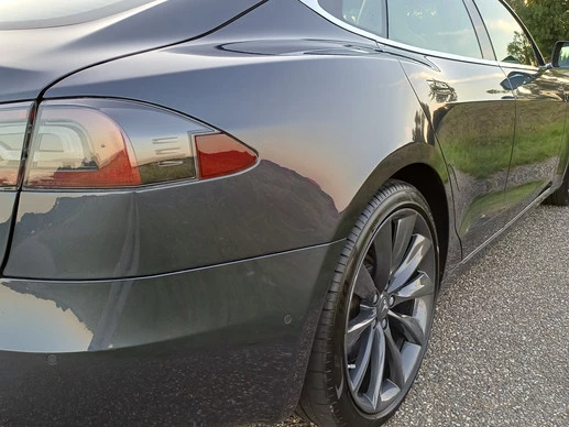 Tesla Model S - Afbeelding 20 van 30