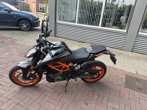 KTM 390 - Afbeelding 17 van 30