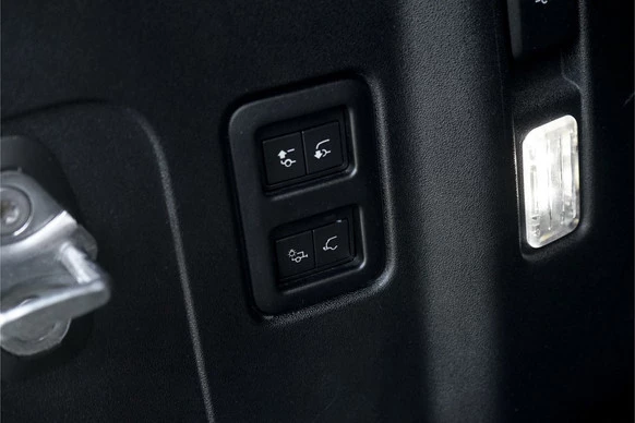 Land Rover Defender - Afbeelding 7 van 30