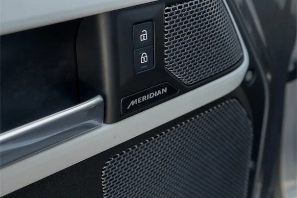 Land Rover Defender - Afbeelding 25 van 30