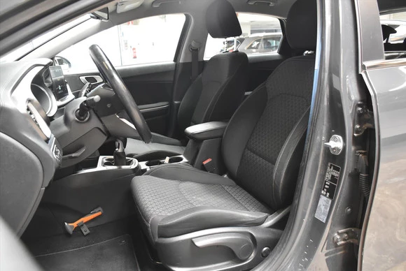 Kia Ceed - Afbeelding 10 van 28