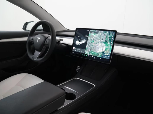 Tesla Model 3 - Afbeelding 2 van 30