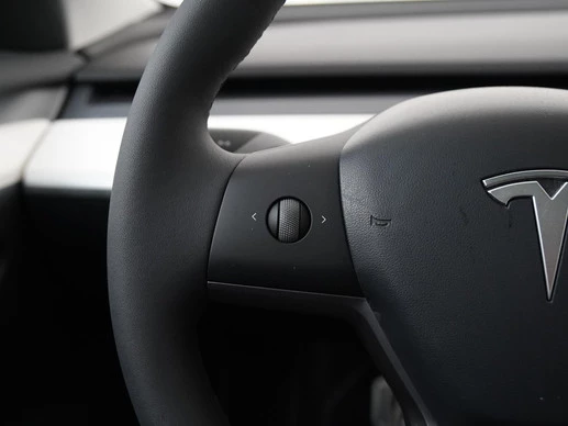 Tesla Model 3 - Afbeelding 8 van 30