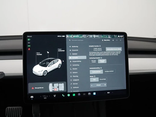 Tesla Model 3 - Afbeelding 21 van 30