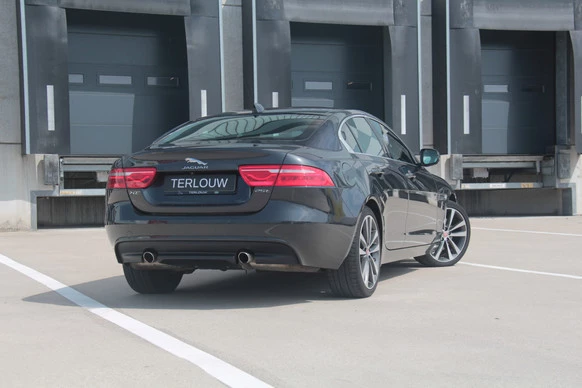 Jaguar XE - Afbeelding 3 van 30