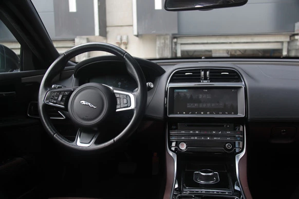 Jaguar XE - Afbeelding 6 van 30