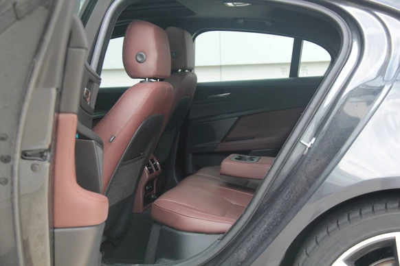 Jaguar XE - Afbeelding 7 van 30