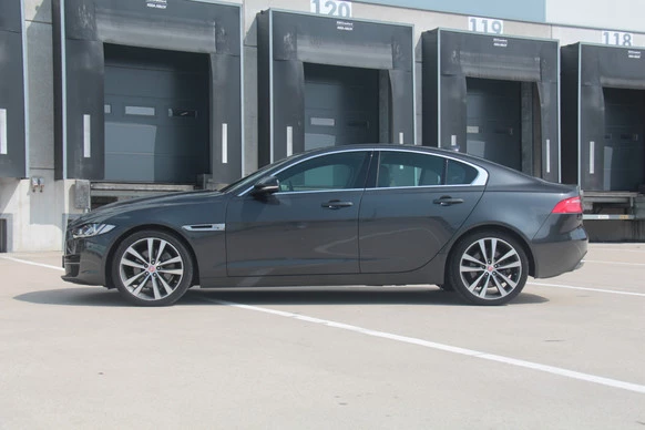 Jaguar XE - Afbeelding 9 van 30