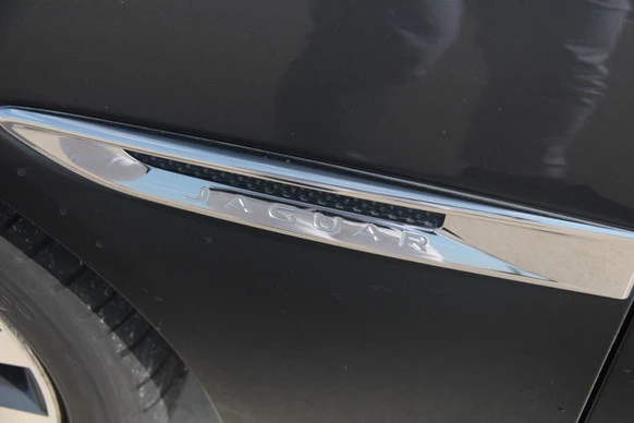 Jaguar XE - Afbeelding 14 van 30