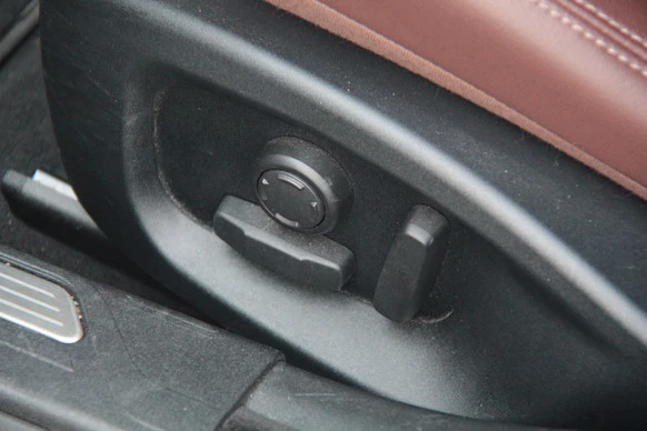 Jaguar XE - Afbeelding 21 van 30