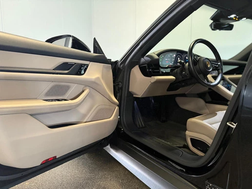Porsche Taycan - Afbeelding 12 van 30