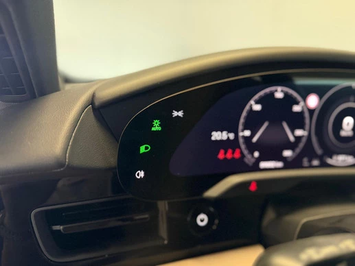 Porsche Taycan - Afbeelding 14 van 30