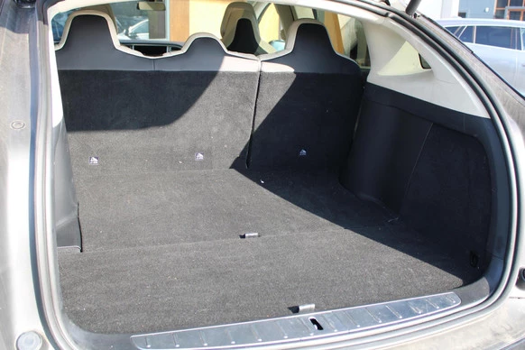 Tesla Model X - Afbeelding 8 van 14