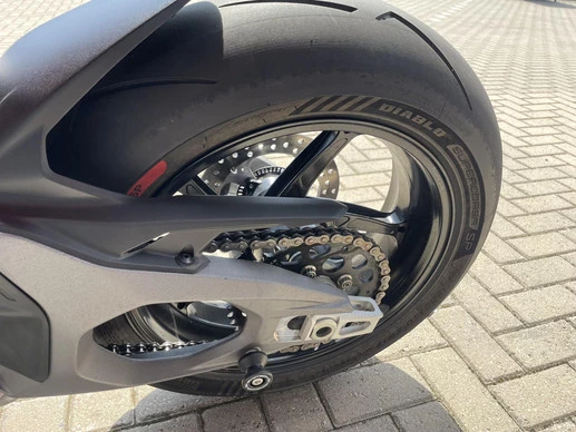 Ducati Panigale V4 - Afbeelding 11 van 18