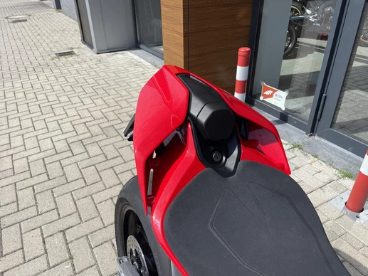 Ducati Panigale V4 - Afbeelding 16 van 18