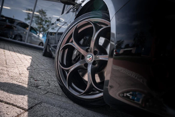 Alfa Romeo Giulia - Afbeelding 2 van 30