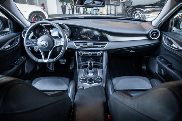 Alfa Romeo Giulia - Afbeelding 14 van 30