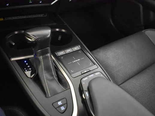 Lexus UX - Afbeelding 24 van 30