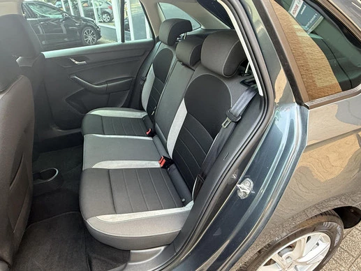 Škoda Rapid - Afbeelding 10 van 28
