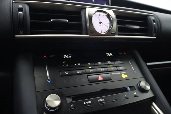 Lexus IS - Afbeelding 16 van 28