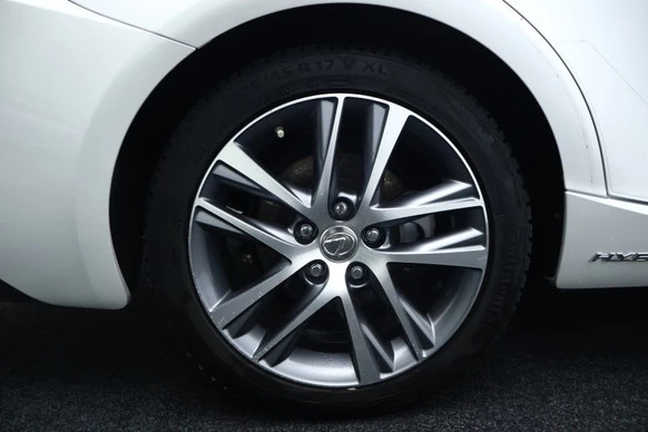 Lexus IS - Afbeelding 25 van 28
