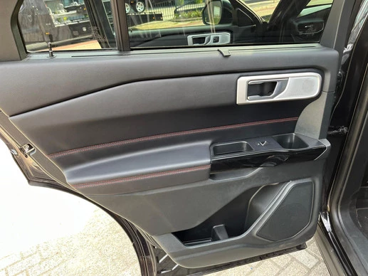 Ford Explorer - Afbeelding 18 van 26