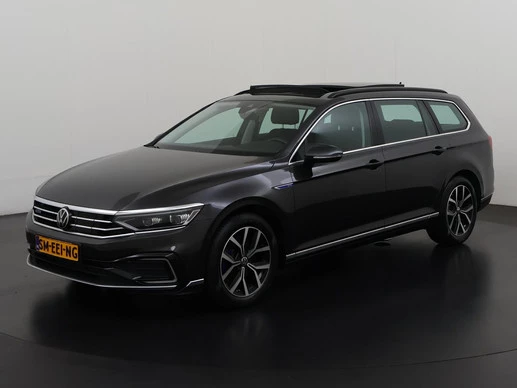 Volkswagen Passat - Afbeelding 1 van 30