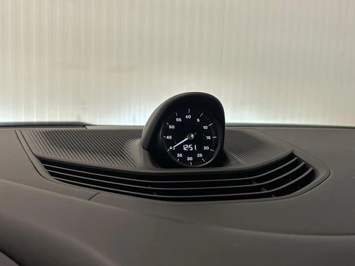 Porsche Taycan - Afbeelding 12 van 26