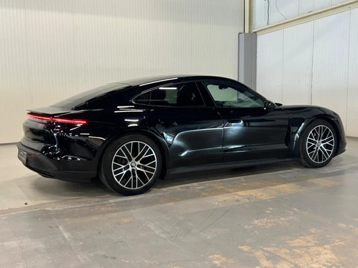 Porsche Taycan - Afbeelding 16 van 26