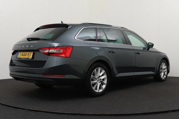 Škoda Superb - Afbeelding 2 van 30