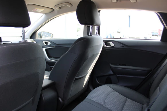 Kia Ceed - Afbeelding 13 van 30