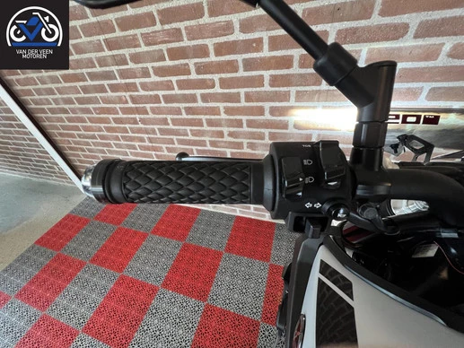 Yamaha MT 09 - Afbeelding 8 van 13