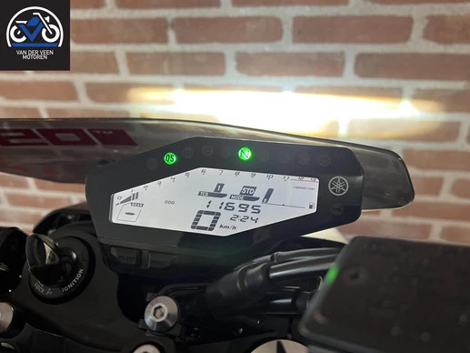 Yamaha MT 09 - Afbeelding 10 van 13