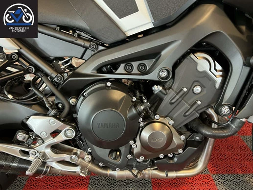 Yamaha MT 09 - Afbeelding 11 van 13